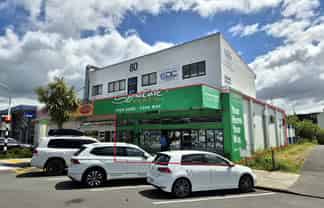 Prime Kumeu ground-floor office