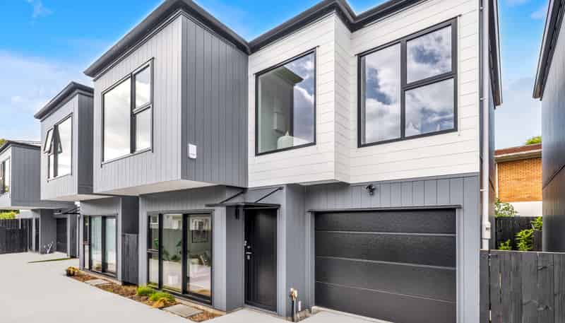 101B & D Gossamer Drive, Pakuranga Heights