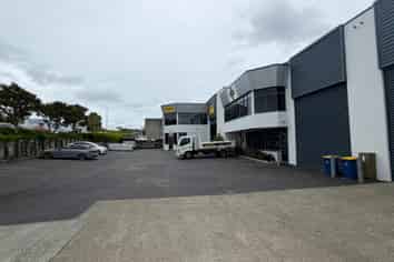 Ready now - 350 sqm industrial!