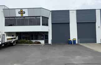 Ready now - 350 sqm industrial!