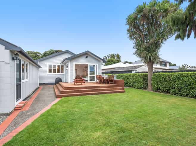 11 Thornycroft Avenue, Epuni