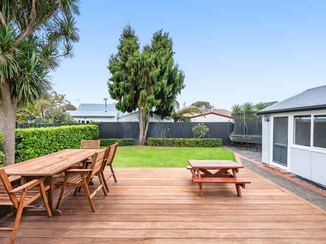 11 Thornycroft Avenue, Epuni