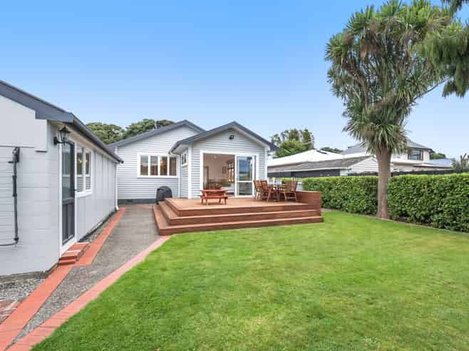 11 Thornycroft Avenue, Epuni