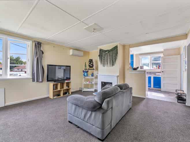 2 Dixon Avenue, Hawera