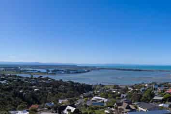 147 Soleares Avenue, Mount Pleasant