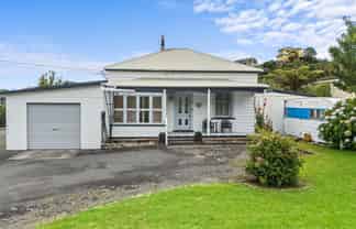 10 North Street, Mokau