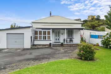 10 North Street, Mokau