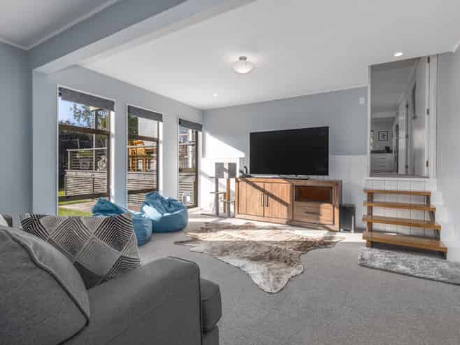 36 Tweed Road, Papakowhai