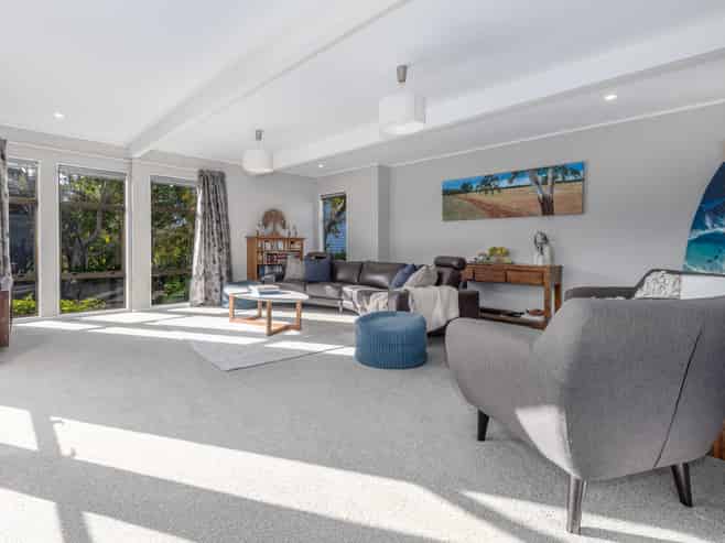 36 Tweed Road, Papakowhai