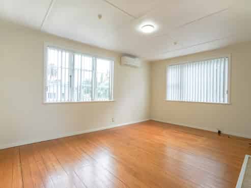 1 Coles Crescent, Papakura