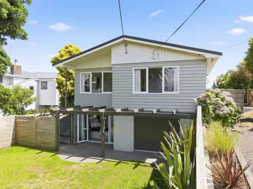 7 Whyte Street, Paraparaumu Beach