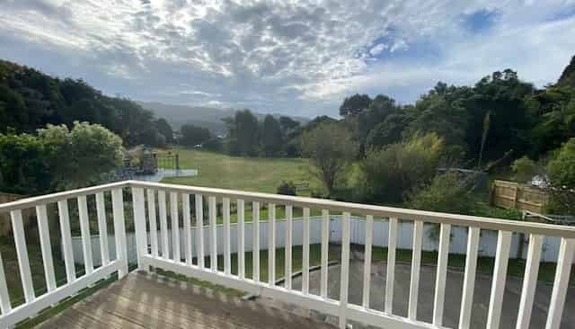 B/3 Peckham Grove, Tawa