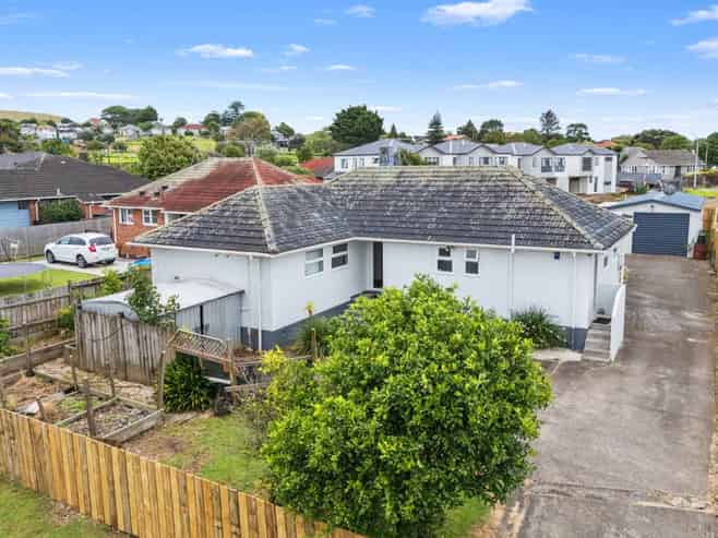 9 Larsen Road, Panmure