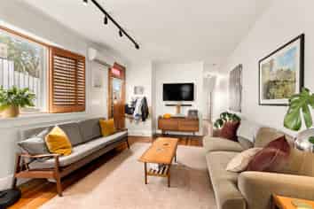 180 Sutherland Road, Lyall Bay