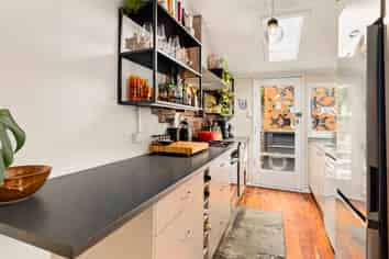 180 Sutherland Road, Lyall Bay