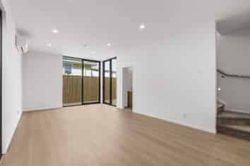 4B Roberts Road, Te Atatu South