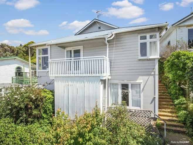 1/10 Queens Drive, Kilbirnie