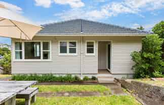 18 Elphinstone Avenue, Strathmore Park