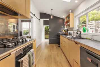 11 Danube Street, Island Bay