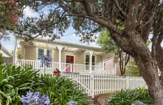 11 Danube Street, Island Bay