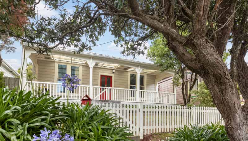 11 Danube Street, Island Bay