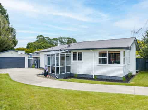 4 Colstone Street, Glenview