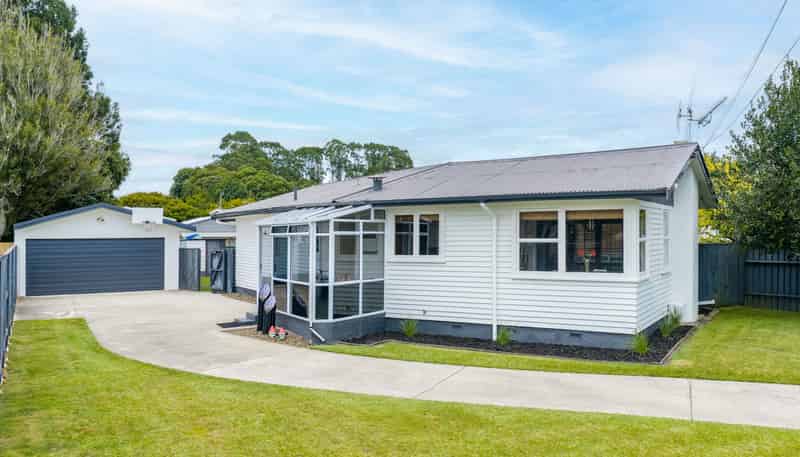 4 Colstone Street, Glenview