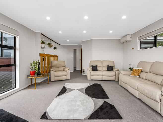 46 Peterhouse Street, Tawa