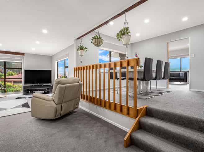 46 Peterhouse Street, Tawa