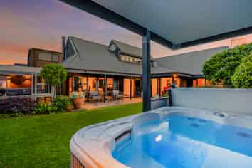 81 Queens Grove, Hutt Central