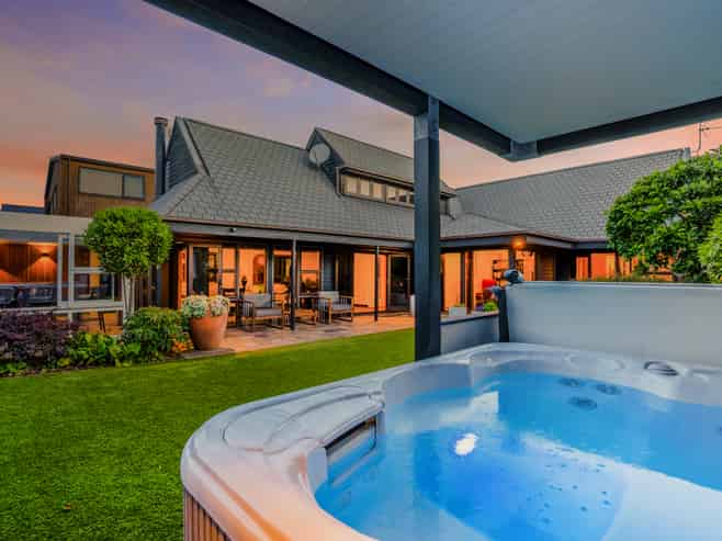 81 Queens Grove, Hutt Central