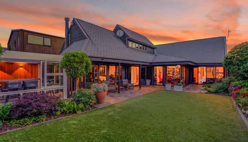 81 Queens Grove, Hutt Central