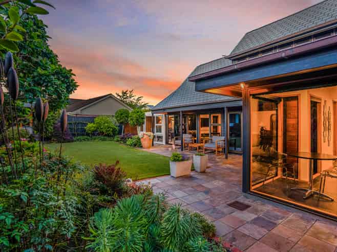 81 Queens Grove, Hutt Central