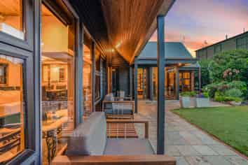 81 Queens Grove, Hutt Central