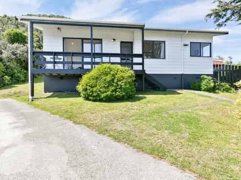 115 Montgomery Avenue, Karori