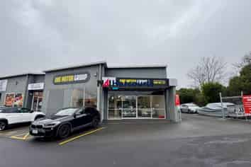 Stand Out Premises - Central North Shore 