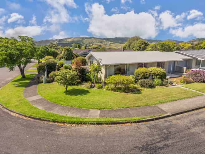 2 Paretai Grove, Waikanae