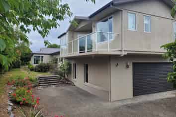 35 View Street, Manapouri