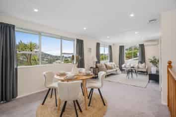 2/14 Doris Gordon Crescent, Crofton Downs