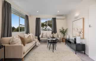 2/14 Doris Gordon Crescent, Crofton Downs