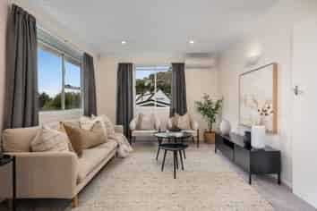 2/14 Doris Gordon Crescent, Crofton Downs