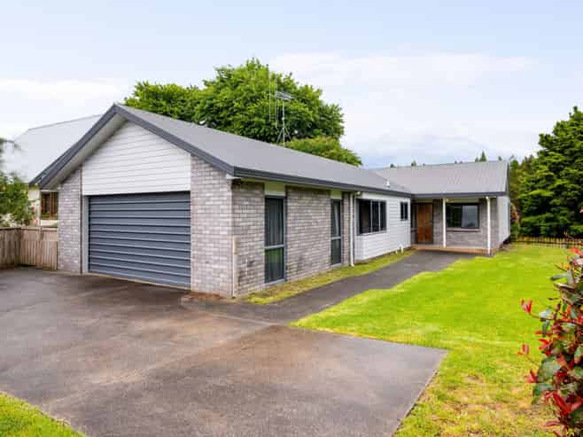 23 Kingsway Crescent, Forest Lake