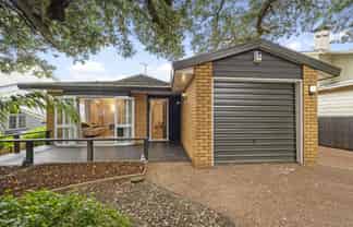 B/1 Oak Street , Royal Oak