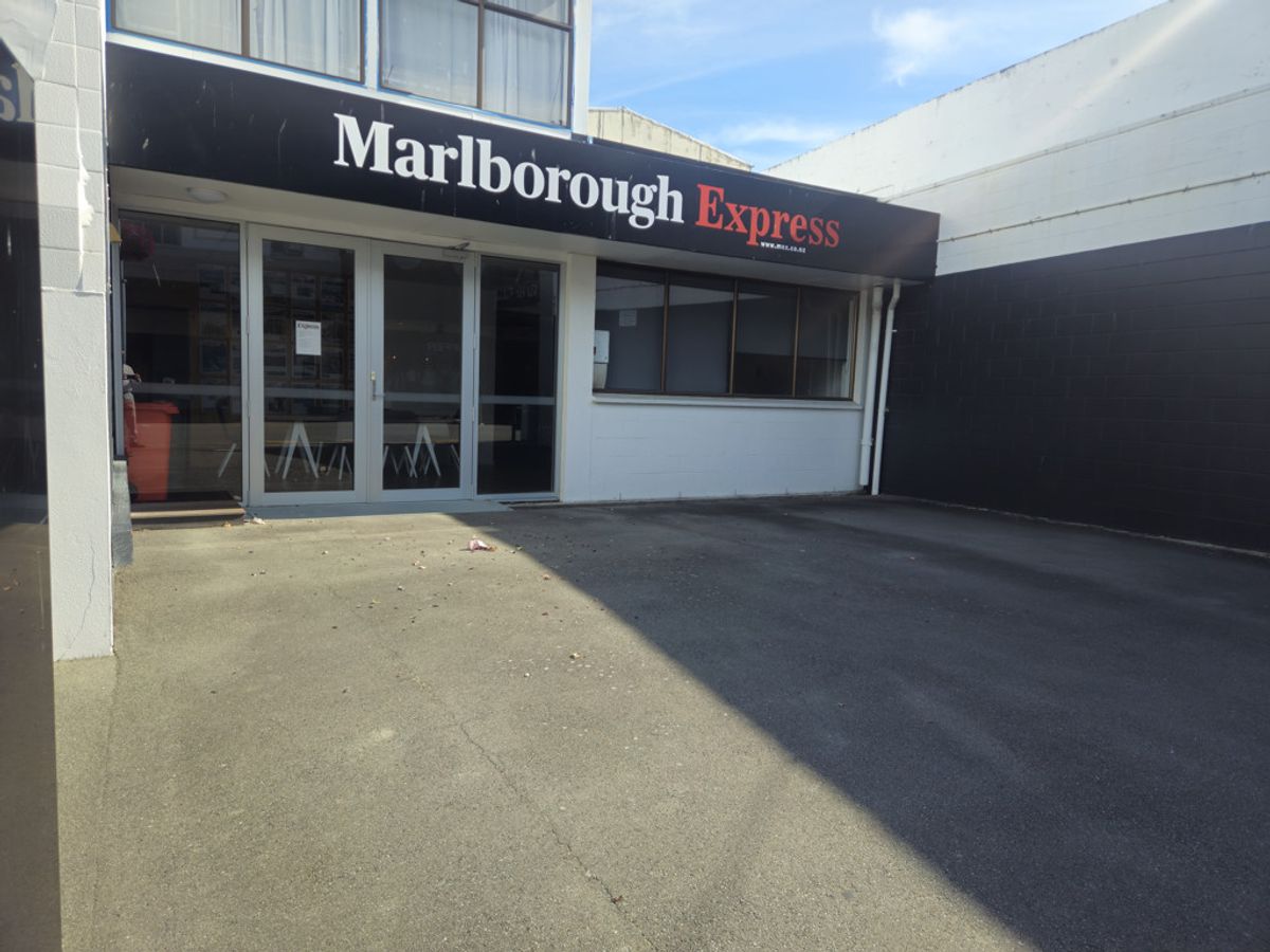 CBD Office | Ground Floor | 3 Car Parks - Widok 2