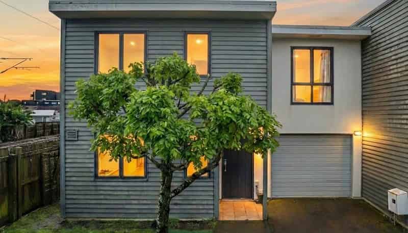 28 Saintly Lane, Avondale