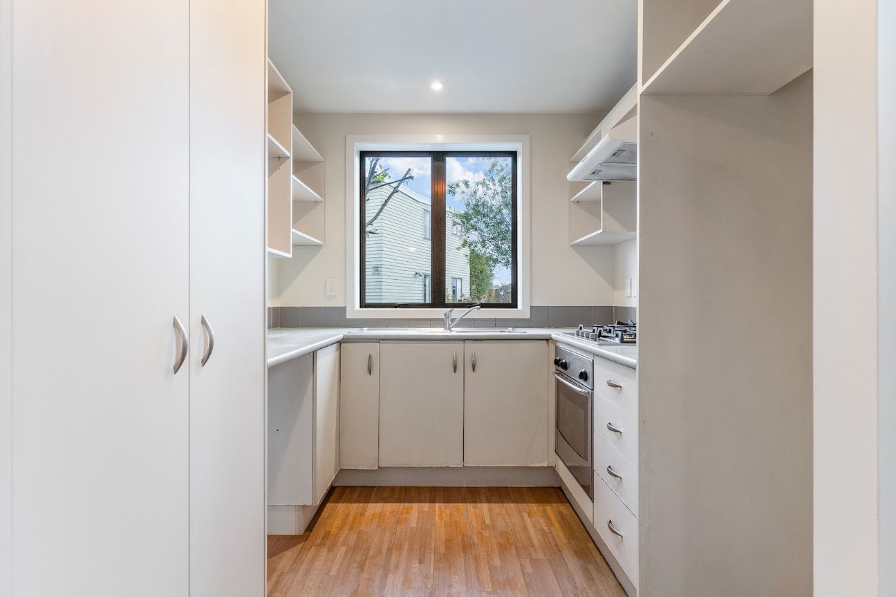 End-Unit Townhouse in a Secure Avondale Community - Widok 4