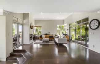 5 Chatham Avenue, Paremoremo