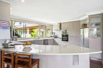 5 Chatham Avenue, Paremoremo