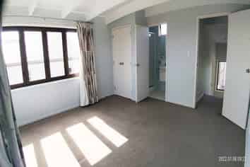 722  East Coast Road, Pinehill