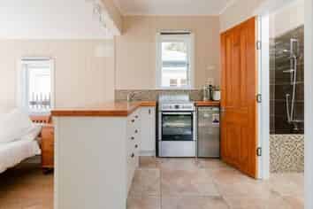 52 Raroa Road, Kelburn